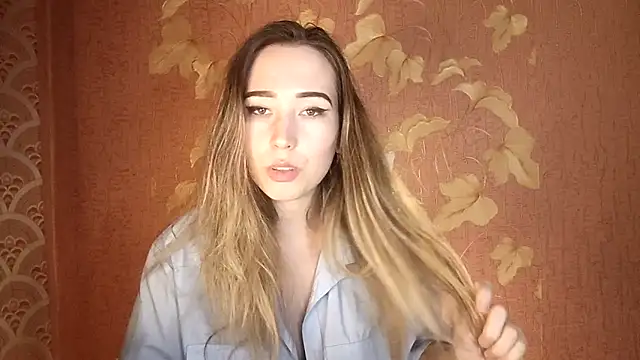 Snapshot of Awora_Wolf chatting on 18, 9, 2025 Awora Wolf online show from 18, 9, 2025