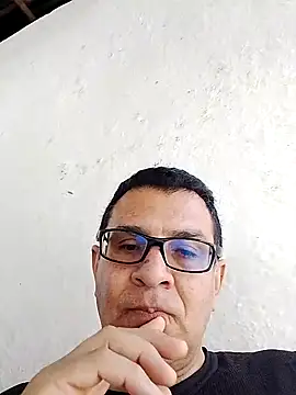 Snapshot of voyerista50 chatting on 6, 10, 2025 voyerista50 online show from 6, 10, 2025