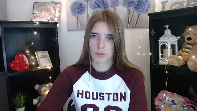 JuiceLips   online show from 25, 9, 2025