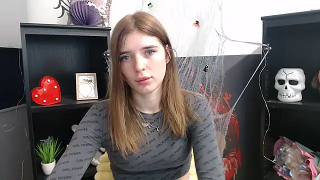 JuiceLips   online show from 11, 11, 2025