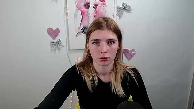 JuiceLips   online show from 2, 12, 2025