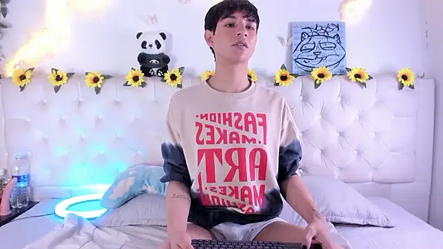 Snapshot of AleAurarashi chatting on 18, 1, 2026 AleAurarashi online show from 18, 1, 2026