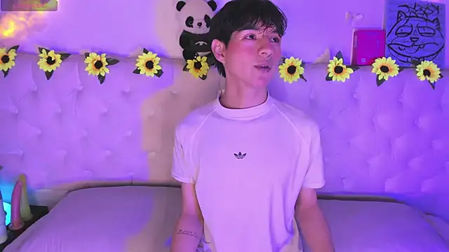 Snapshot of AleAurarashi chatting on 19, 2, 2026 AleAurarashi online show from 19, 2, 2026