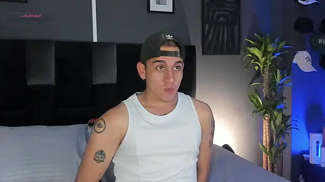 Snapshot of OliverrSilver chatting on 31, 7, 2026 OliverrSilver online show from 31, 7, 2026