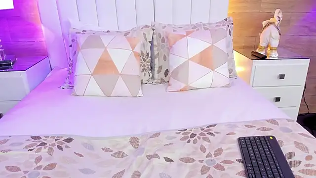 ScarletMore online show from 22, 11, 2025