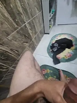 Snapshot of WelloffUpthrow chatting on 27, 11, 2025 WelloffUpthrow online show from 27, 11, 2025