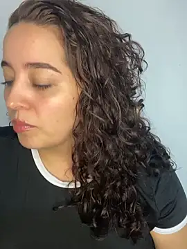 LoanaSantos online show from 11, 11, 2025