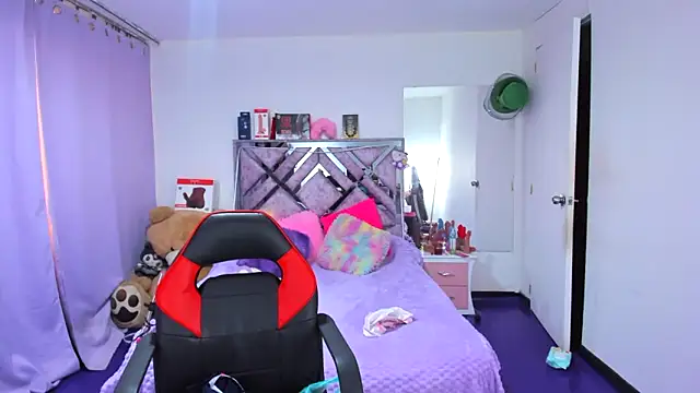 Snapshot of Luna_Analya chatting on 8, 4, 2026 Luna Analya online show from 8, 4, 2026