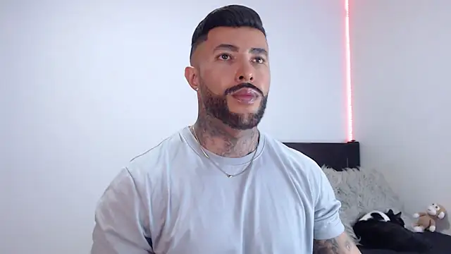 andrea de lucaa online show from 1, 10, 2025