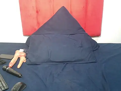 GorillaGripCunt77 online show from 6, 10, 2025