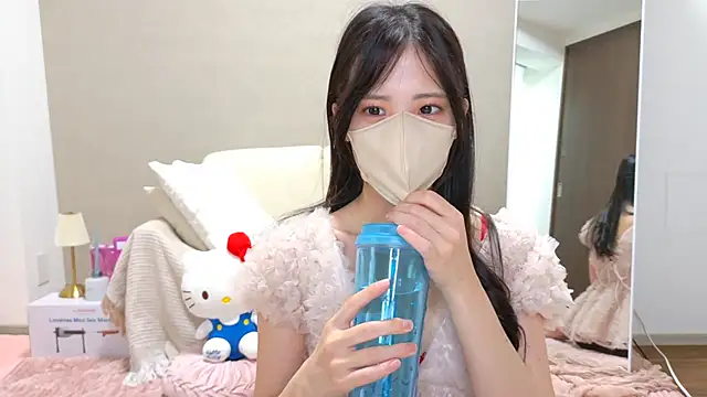 Snapshot of riri__nyan_o0 chatting on 5, 6, 2026 riri nyan o0 online show from 5, 6, 2026