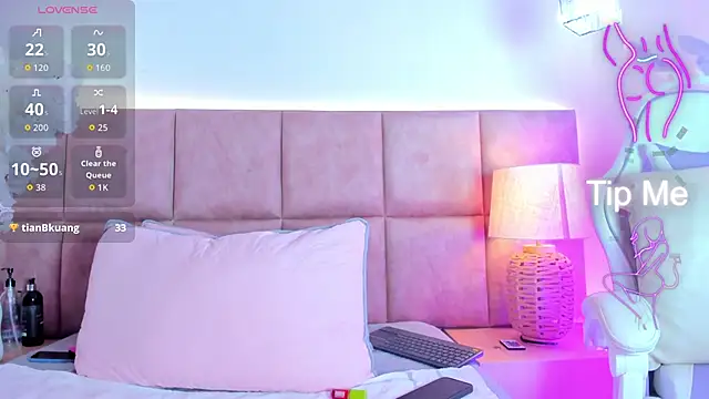 Snapshot of KatheMiler chatting on 14, 11, 2025 KatheMiler online show from 14, 11, 2025