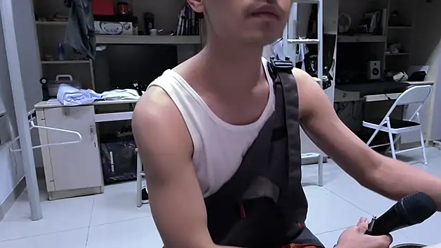 XTTX49 online show from 4, 10, 2025