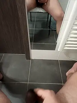 Snapshot of uneviesexy chatting on 7, 11, 2025 uneviesexy online show from 7, 11, 2025