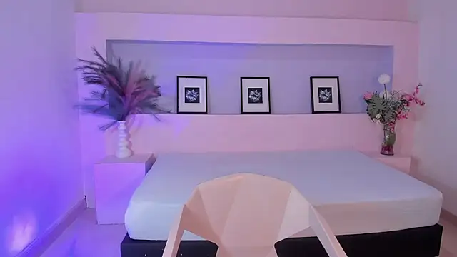 MiaLux5 online show from 8, 9, 2025