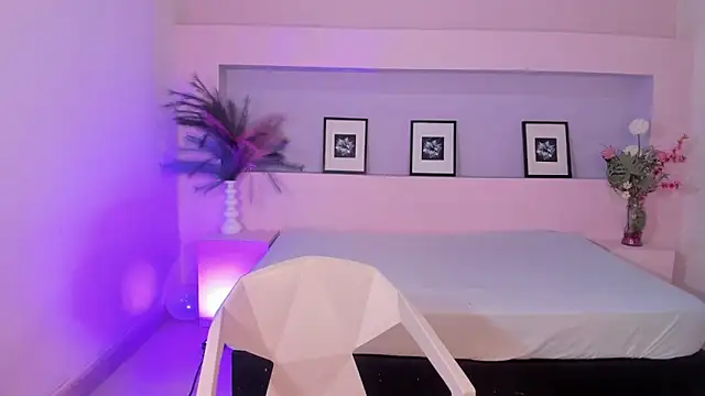 MiaLux5 online show from 19, 9, 2025