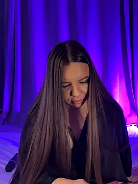 Chloe loo online show from 19, 9, 2025