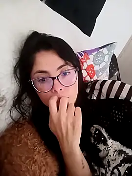 Snapshot of akiraa35 chatting on 17, 10, 2025 akiraa35 online show from 17, 10, 2025