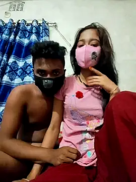 Snapshot of maya-Couple19 chatting on 1, 10, 2025 maya-Couple19 online show from 1, 10, 2025