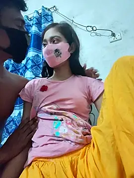 Snapshot of maya-Couple19 chatting on 3, 10, 2025 maya-Couple19 online show from 3, 10, 2025