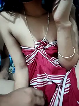 Snapshot of maya-Couple19 chatting on 21, 10, 2025 maya-Couple19 online show from 21, 10, 2025