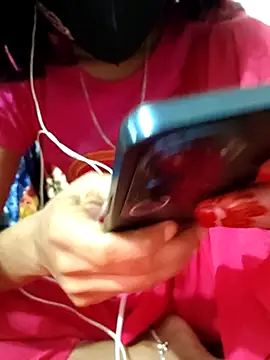 Snapshot of maya-Couple19 chatting on 5, 11, 2025 maya-Couple19 online show from 5, 11, 2025