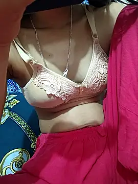 Snapshot of maya-Couple19 chatting on 22, 11, 2025 maya-Couple19 online show from 22, 11, 2025