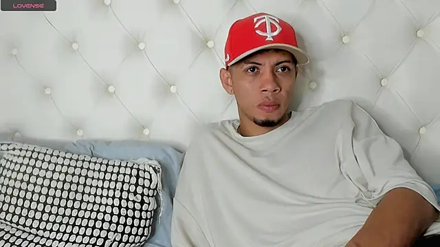 Snapshot of DustinandJordan chatting on 2, 2, 2026 DustinandJordan online show from 2, 2, 2026