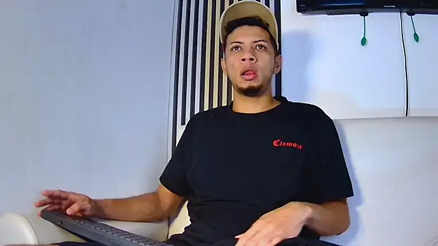 Snapshot of DustinandJordan chatting on 11, 2, 2026 DustinandJordan online show from 11, 2, 2026