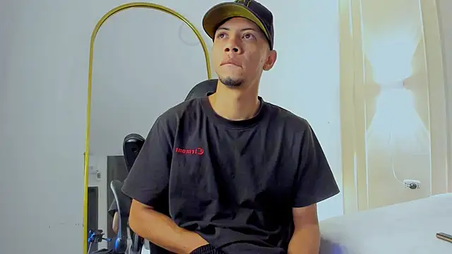 Snapshot of DustinandJordan chatting on 26, 2, 2026 DustinandJordan online show from 26, 2, 2026