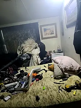 bearded cross online show from 18, 12, 2025