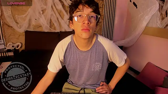 Desire Ecstasy online show from 28, 10, 2025