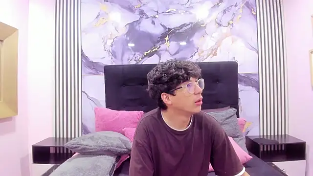 Desire Ecstasy online show from 3, 2, 2026