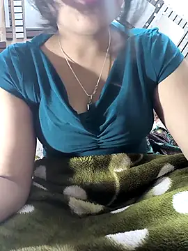 Snapshot of queenbuggi chatting on 31, 5, 2026 queenbuggi online show from 31, 5, 2026