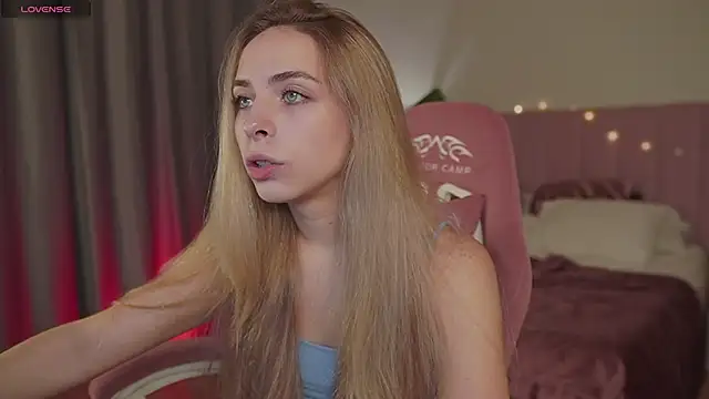 ShinyBarbie online show from 22, 9, 2025