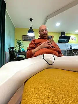 Snapshot of smint06 chatting on 30, 10, 2025 smint06 online show from 30, 10, 2025