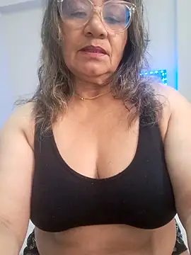 Snapshot of Vickysweeeettt chatting on 2, 3, 2026 Vickysweeeettt online show from 2, 3, 2026