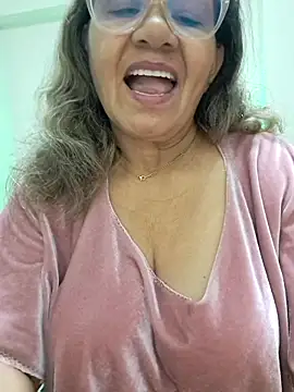 Snapshot of Vickysweeeettt chatting on 10, 3, 2026 Vickysweeeettt online show from 10, 3, 2026