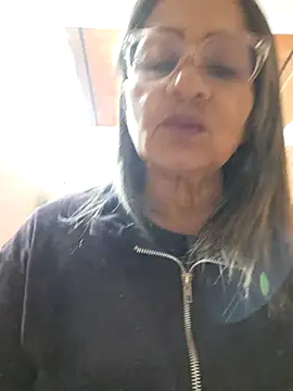 Snapshot of Vickysweeeettt chatting on 21, 3, 2026 Vickysweeeettt online show from 21, 3, 2026