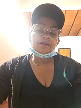 Snapshot of Vickysweeeettt chatting on 5, 4, 2026 Vickysweeeettt online show from 5, 4, 2026