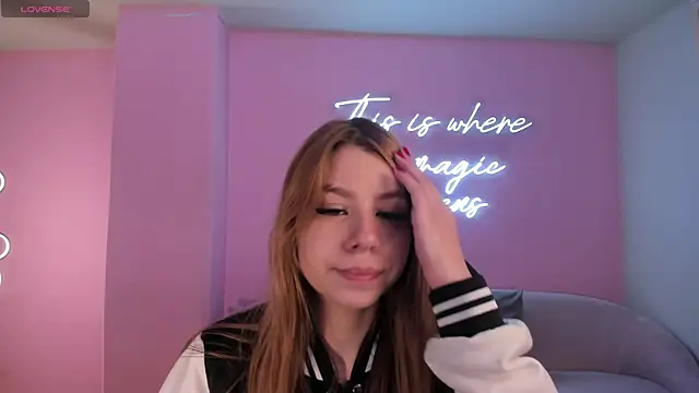 TiffannySins online show from 11, 4, 2026