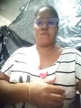 Big ass submissive online show from 17, 12, 2025