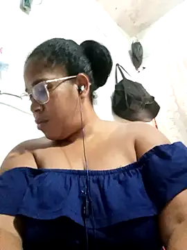 Big ass submissive online show from 6, 4, 2026