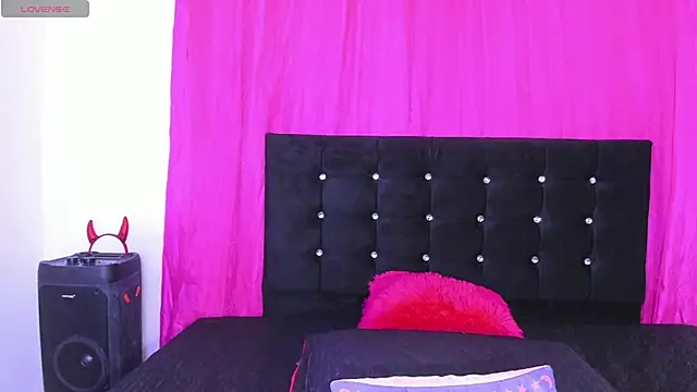 cutenaked 8 online show from 14, 6, 2026