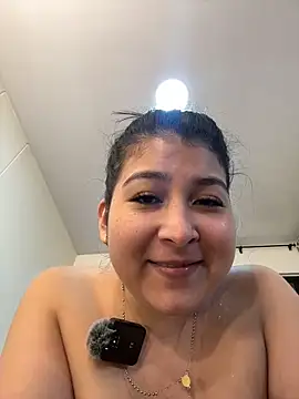 Snapshot of evelyn_1702 chatting on 16, 2, 2026 evelyn 1702 online show from 16, 2, 2026