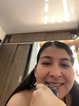 Snapshot of evelyn_1702 chatting on 1, 4, 2026 evelyn 1702 online show from 1, 4, 2026