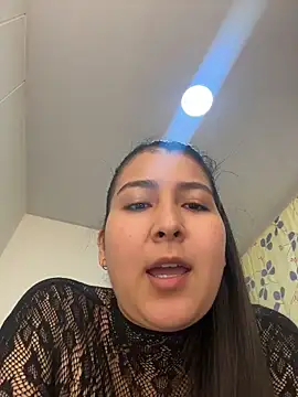 Snapshot of evelyn_1702 chatting on 12, 5, 2026 evelyn 1702 online show from 12, 5, 2026