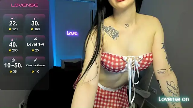 Snapshot of SelinaStorm chatting on 4, 5, 2026 SelinaStorm online show from 4, 5, 2026