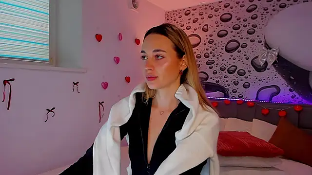 Snapshot of AlexaWilds chatting on 4, 2, 2026 AlexaWilds online show from 4, 2, 2026