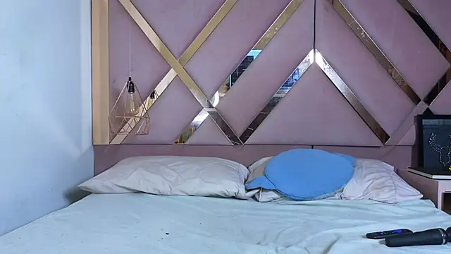 Sophia moo  online show from 16, 1, 2026